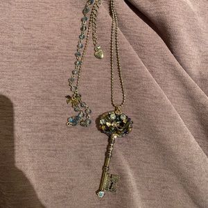 BETSEY JOHNSON Key necklace/pendant - WOVEN CLUSTERS